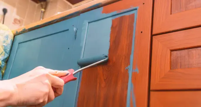 pintar mobiliario de una cocina en Santiago de Compostela