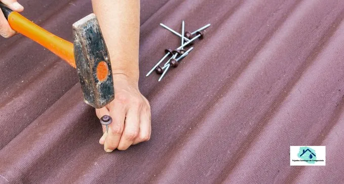 Si necesitas conocer el coste de montar onduline bajo teja en tu cubierta, llámanos al (881)243-943 o rellena nuestro formulario de contacto ubicado en esta página. Te ofrecemos presupuestos GRATIS y sin compromisos, para ello, nos trasladamos de forma gratuita hasta tu localidad con la finalidad de evaluar en persona tu proyecto y conocer las necesidades de tu vivienda o inmueble. Con base en esta información elaboramos un presupuesto económico y ajustado a tus circunstancias para poner onduline bajo teja en Santiago de Compostela. Todos nuestros servicios de rehabilitación de tejados y cubiertas se encuentran disponibles para particulares y empresas en Santiago de Compostela, Ordes, Noia, Terra de Soneira, Ferrol, Xallas, Deza, Betanzas, Bergantiña, Caldas, A Barcala, A Coruña, Eira, Tabeiros, Terra de Melor, Arzúa y demás municipios de la provincia de A Coruña.